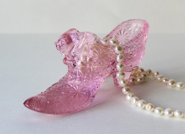 Fenton Pink Glass Slipper Daisy & Button Cat Design - Cynthia's Attic ...