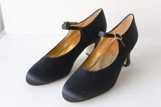 navy designer pumps