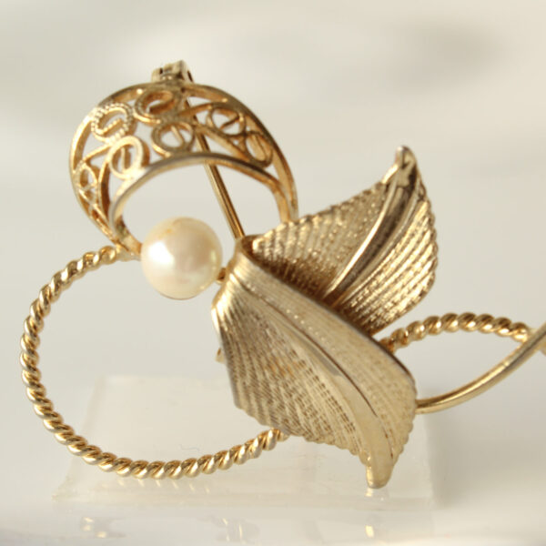 Golden Leaf Brooch Solitaire Pearl