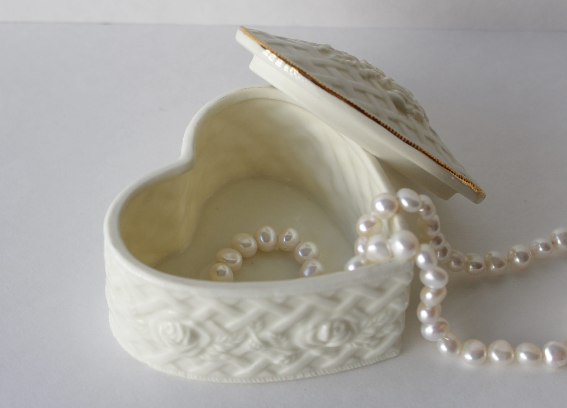 Porcelain Heart Jewelry Trinket Box NWOT
