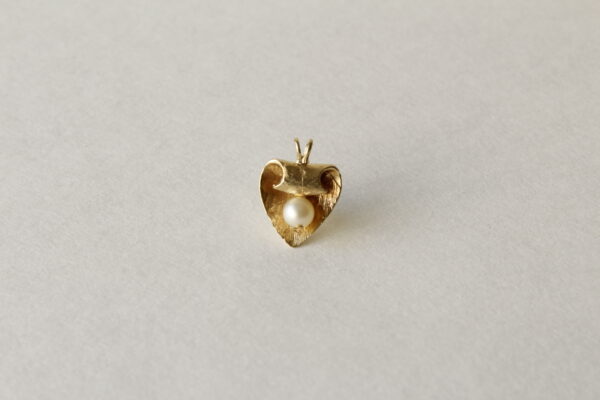 Vintage 14K Gold Pearl Heart Pendant