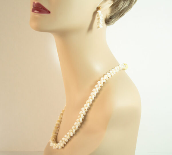 Niihau Shell Lei Necklace and Earrings COA