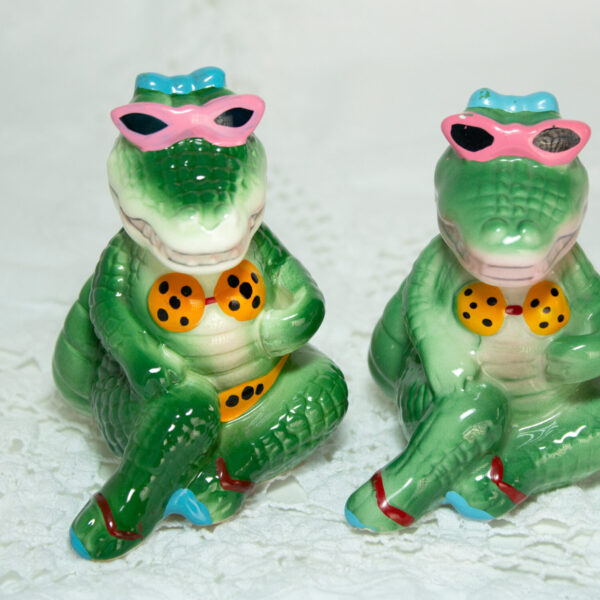 Alligator Salt And Pepper Shakers Bathing Beauties Vintage 1960s
