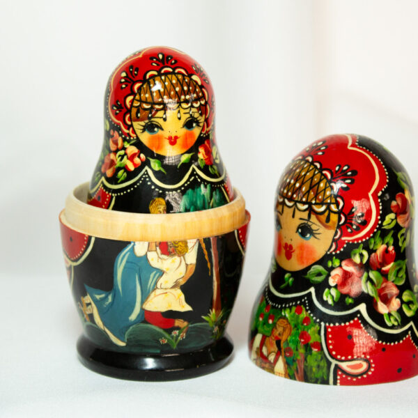 Nesting Dolls Russian Culture 5 Pc Set Signed Dated 1995