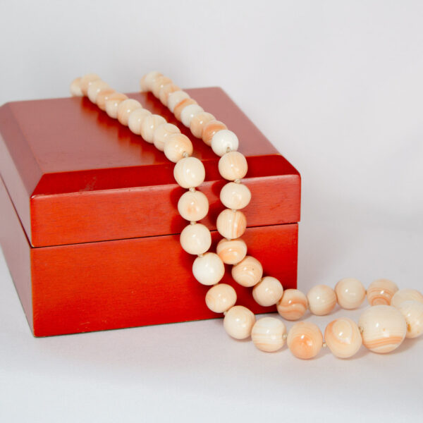 Vintage Angle Skin Coral Necklace Graduated Beads