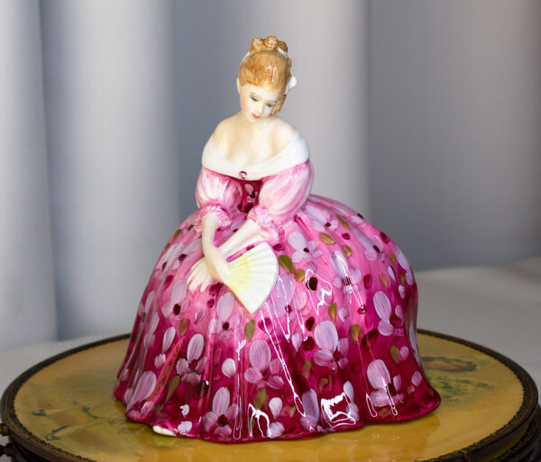 Vintage Pretty Lady Collectible Figurine Victoria